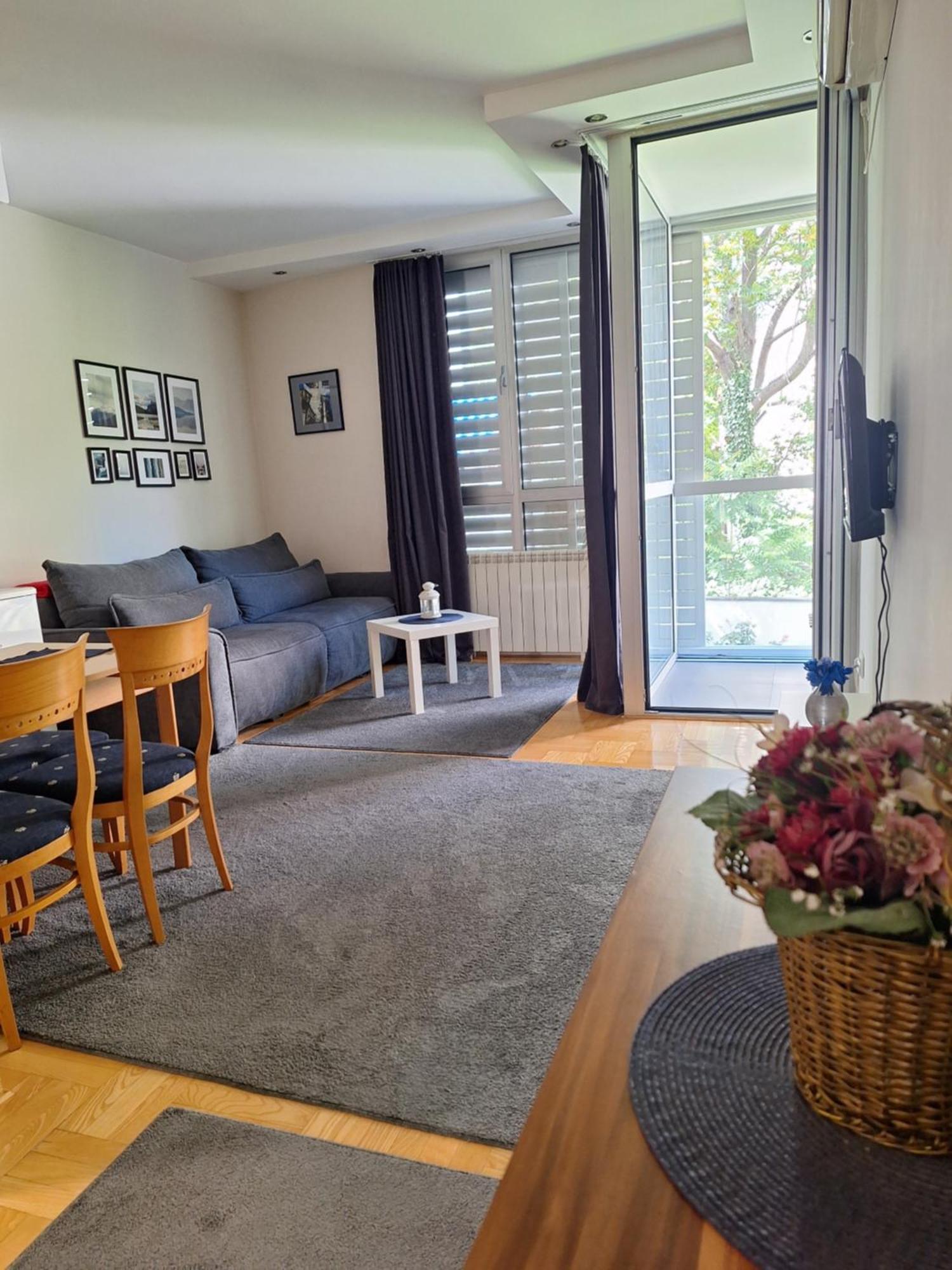 Temple 11 Apartment Belgrad